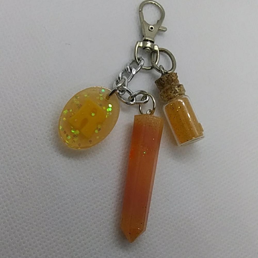 Handmade Resin letter R keychain